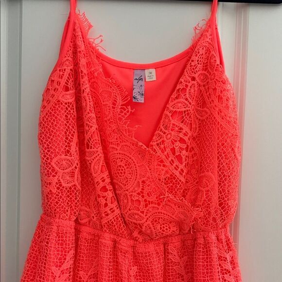 Vibrant Pink Lace romper - Picture 2 of 4